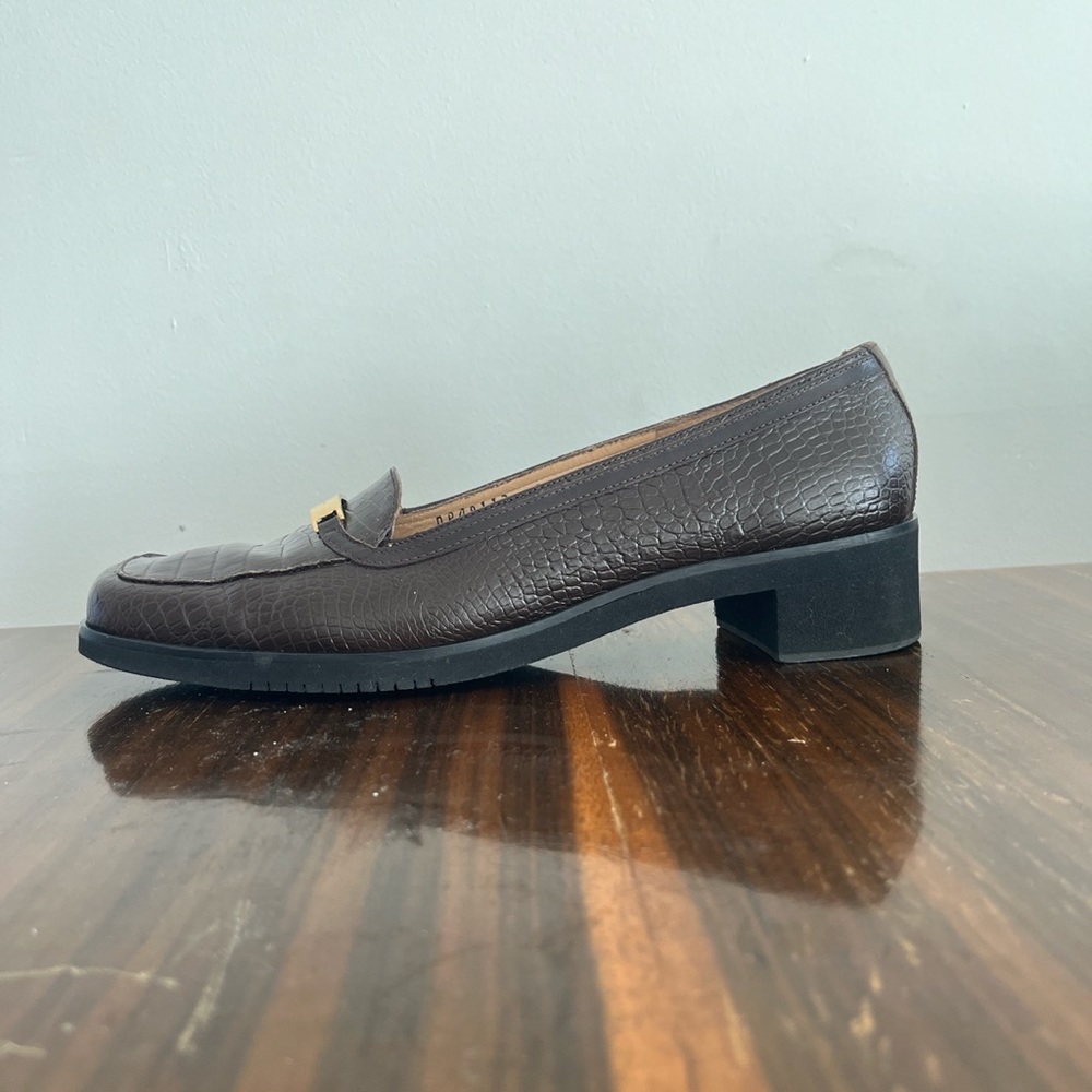 Salvatore Ferragamo S. 8B Brown Leather Crocodile Embossed Loafers